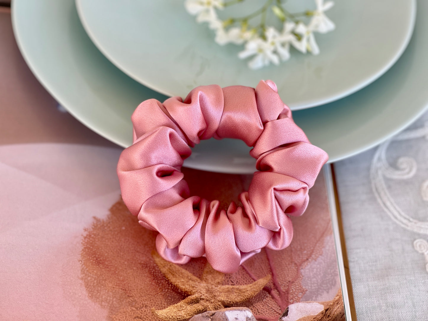 Rose Pink Hair Tie 30 Momme 6A Grade 100% Pure Mulberry Silk Satin Scrunchies Oversized Jumbo Regular Skinny Ultra Thin Mini Hair Scrunchy