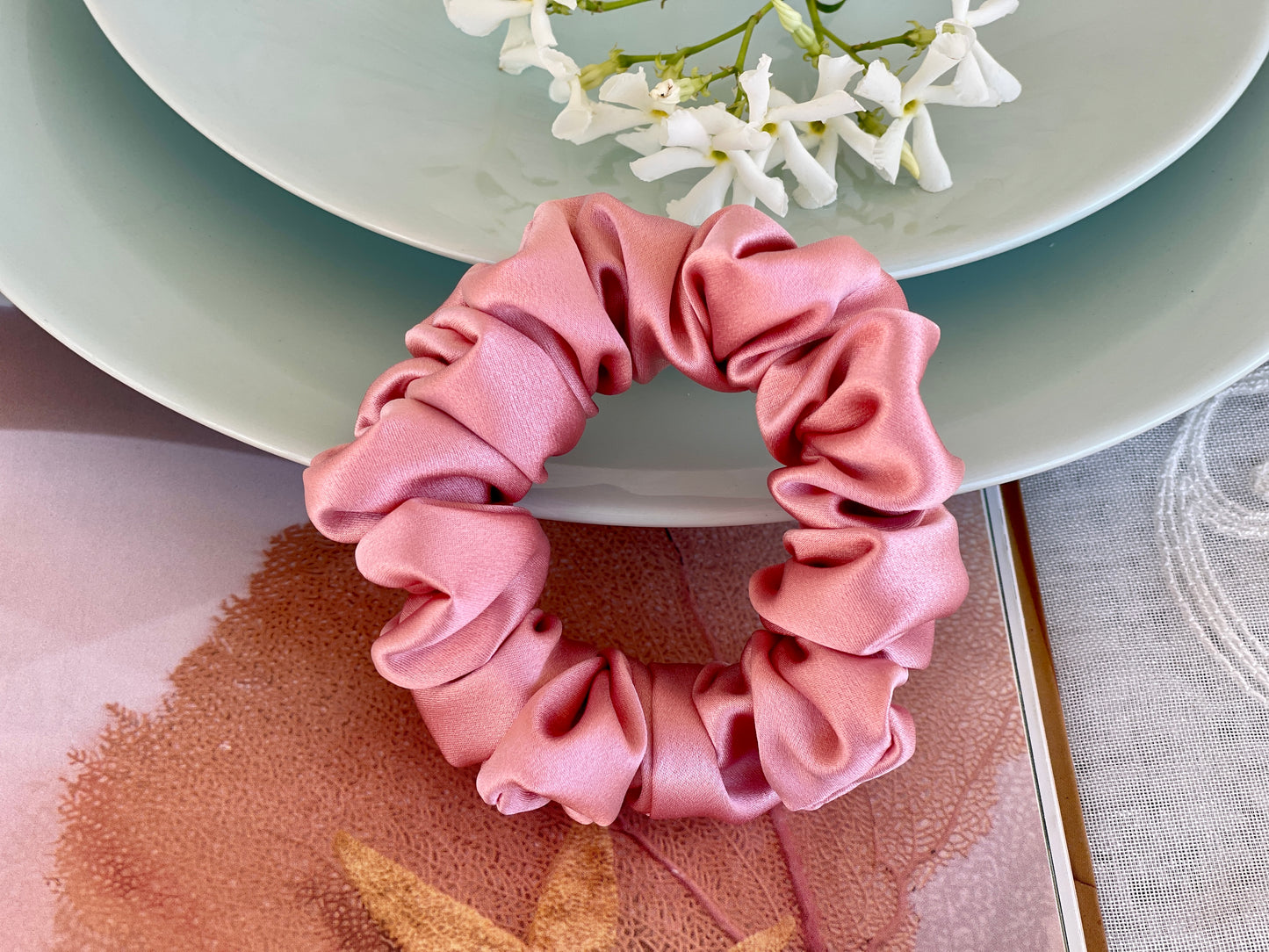 Rose Pink Hair Tie 30 Momme 6A Grade 100% Pure Mulberry Silk Satin Scrunchies Oversized Jumbo Regular Skinny Ultra Thin Mini Hair Scrunchy