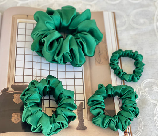 Forest Green Hair Tie 30 Momme 6A Grade 100% Pure Mulberry Silk Scrunchies Oversized Jumbo Regular Skinny Ultra Thin Mini Hair Scrunchy
