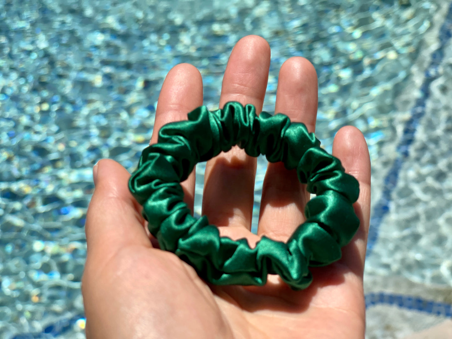 Forest Green Hair Tie 30 Momme 6A Grade 100% Pure Mulberry Silk Scrunchies Oversized Jumbo Regular Skinny Ultra Thin Mini Hair Scrunchy