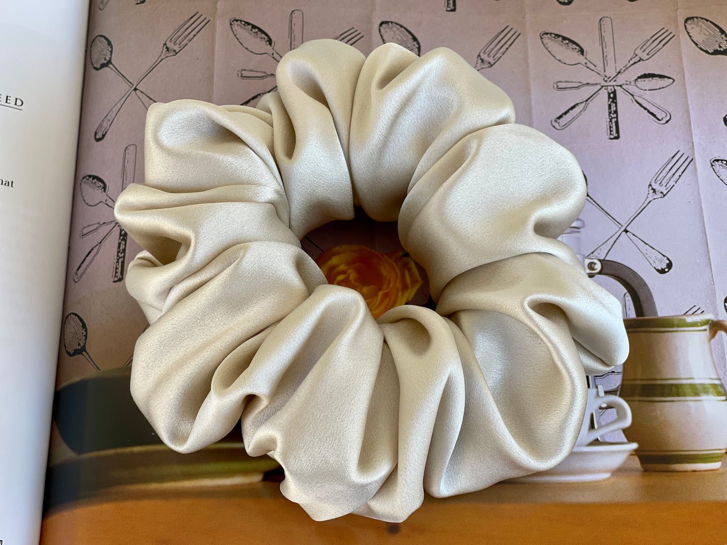 Bone White 30 Momme 6A Grade 100% Pure Mulberry Silk Satin Scrunchies XL Giant Jumbo Regular Skinny Ultra Thin Mini Hair Tie Gift For her