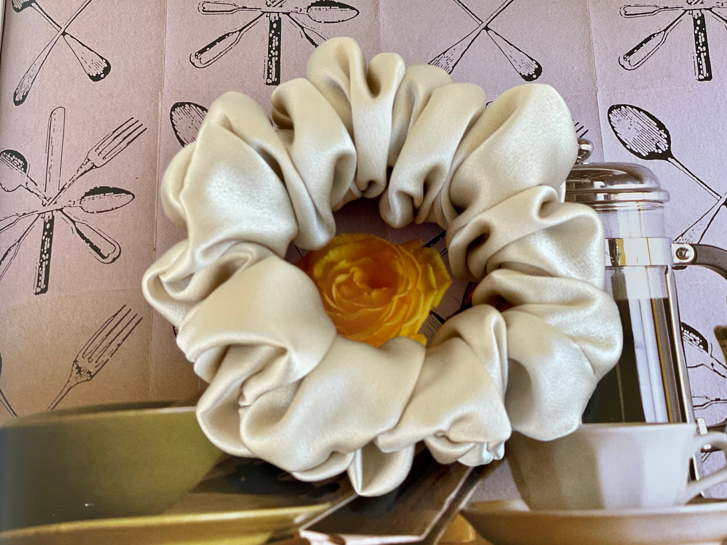 Bone White 30 Momme 6A Grade 100% Pure Mulberry Silk Satin Scrunchies XL Giant Jumbo Regular Skinny Ultra Thin Mini Hair Tie Gift For her