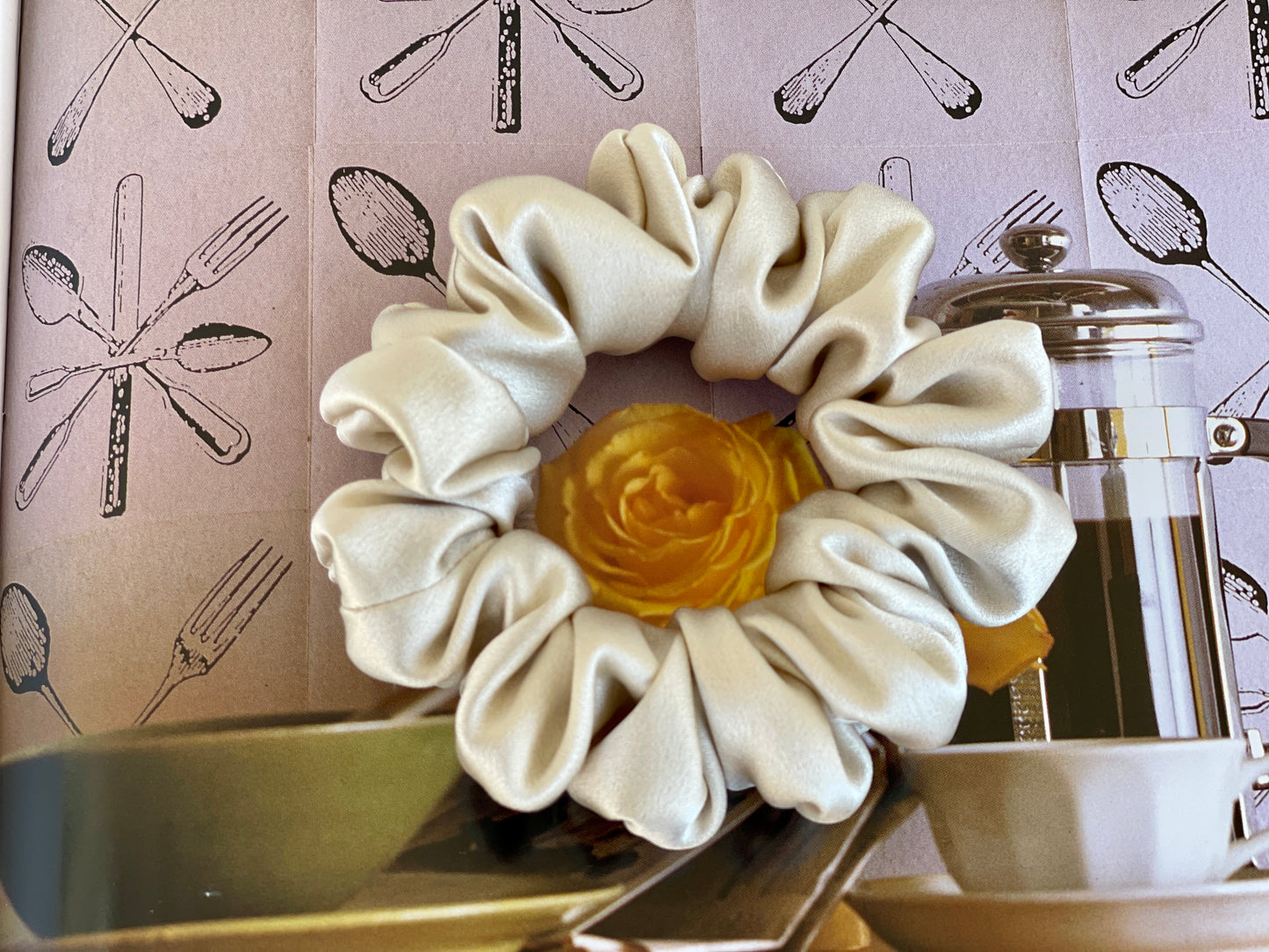 Bone White 30 Momme 6A Grade 100% Pure Mulberry Silk Satin Scrunchies XL Giant Jumbo Regular Skinny Ultra Thin Mini Hair Tie Gift For her