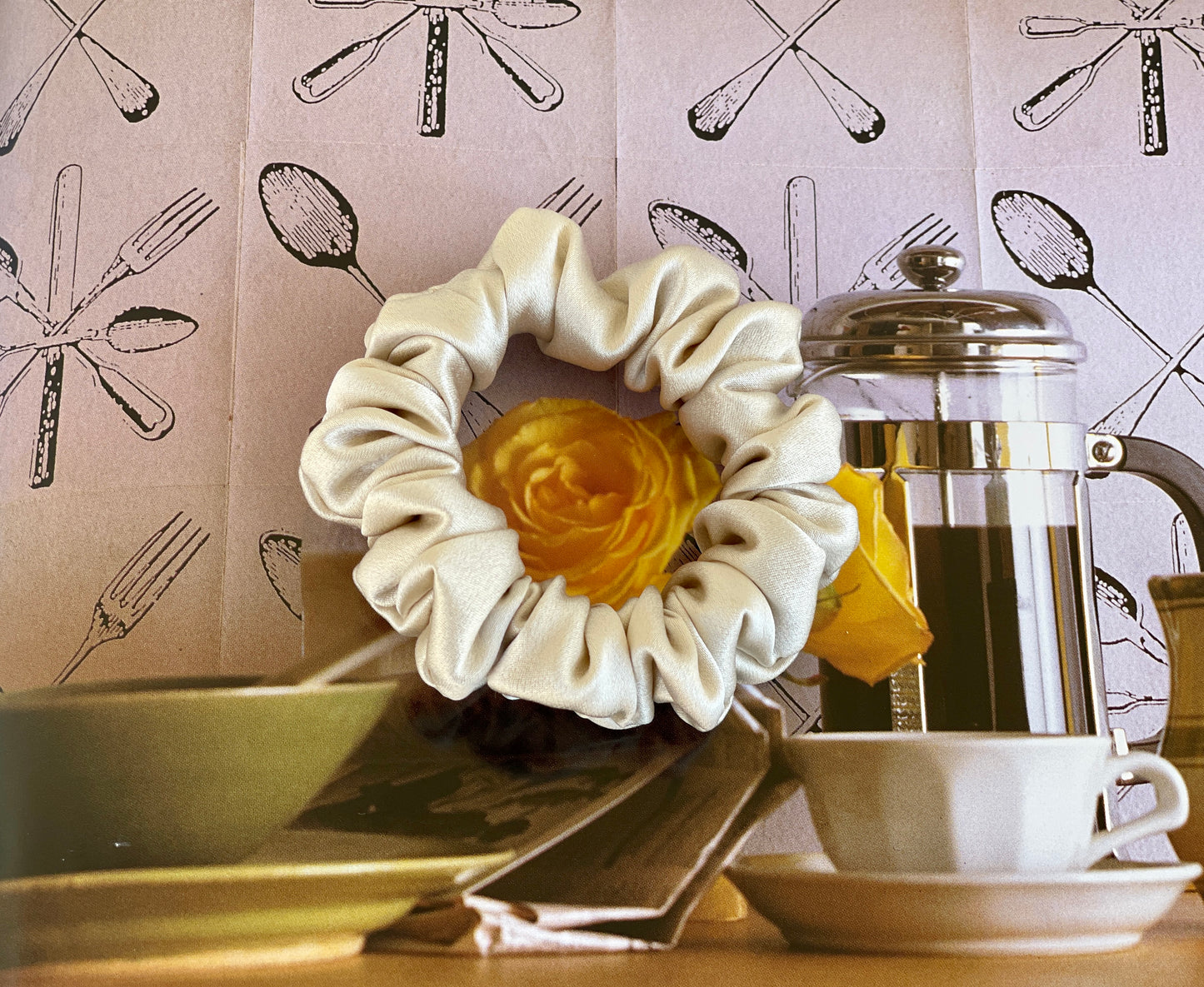 Bone White 30 Momme 6A Grade 100% Pure Mulberry Silk Satin Scrunchies XL Giant Jumbo Regular Skinny Ultra Thin Mini Hair Tie Gift For her