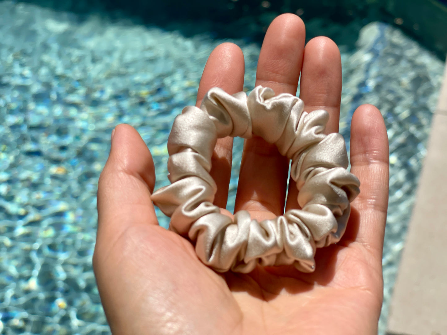 Bone White 30 Momme 6A Grade 100% Pure Mulberry Silk Satin Scrunchies XL Giant Jumbo Regular Skinny Ultra Thin Mini Hair Tie Gift For her