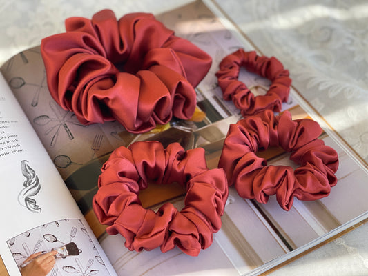 Rusty Red 30 Momme 100% Pure Mulberry Silk Satin Scrunchies XL Giant Jumbo Regular Skinny Ultra Thin Mini Hair Tie Scrunchies For Hair Tie