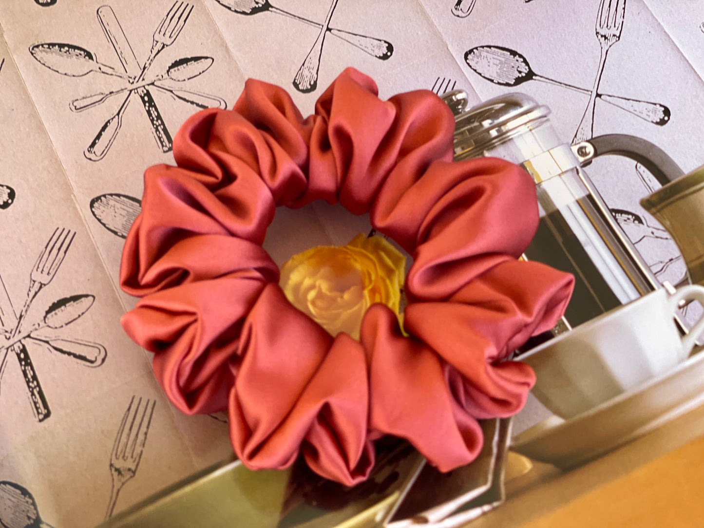 Rusty Red 30 Momme 100% Pure Mulberry Silk Satin Scrunchies XL Giant Jumbo Regular Skinny Ultra Thin Mini Hair Tie Scrunchies For Hair Tie