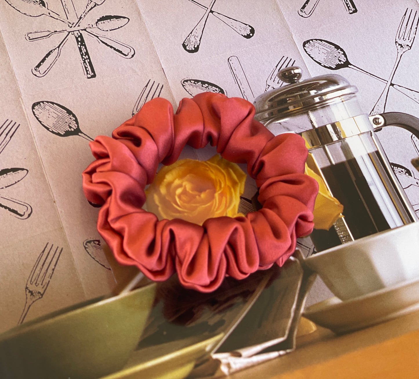 Rusty Red 30 Momme 100% Pure Mulberry Silk Satin Scrunchies XL Giant Jumbo Regular Skinny Ultra Thin Mini Hair Tie Scrunchies For Hair Tie