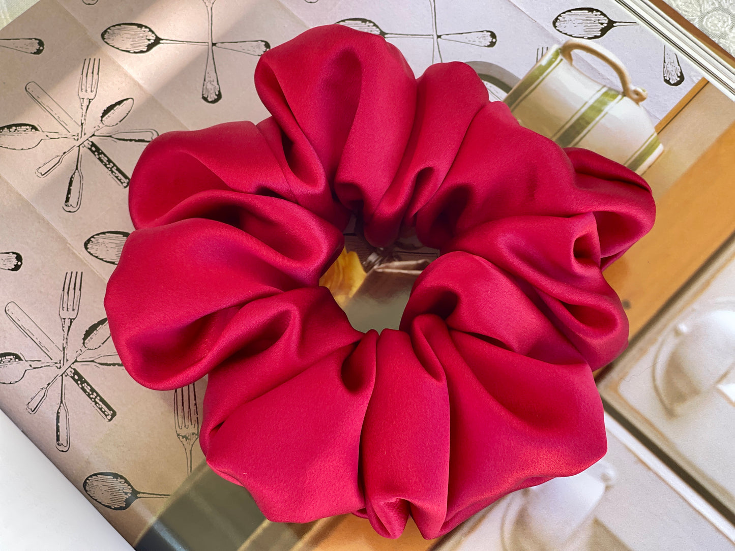 Wine Red Hair Tie 30 Momme 6A Grade 100% Pure Mulberry Silk Scrunchies Oversized Jumbo Regular Skinny Ultra Thin Mini Hair Scrunchy For Her