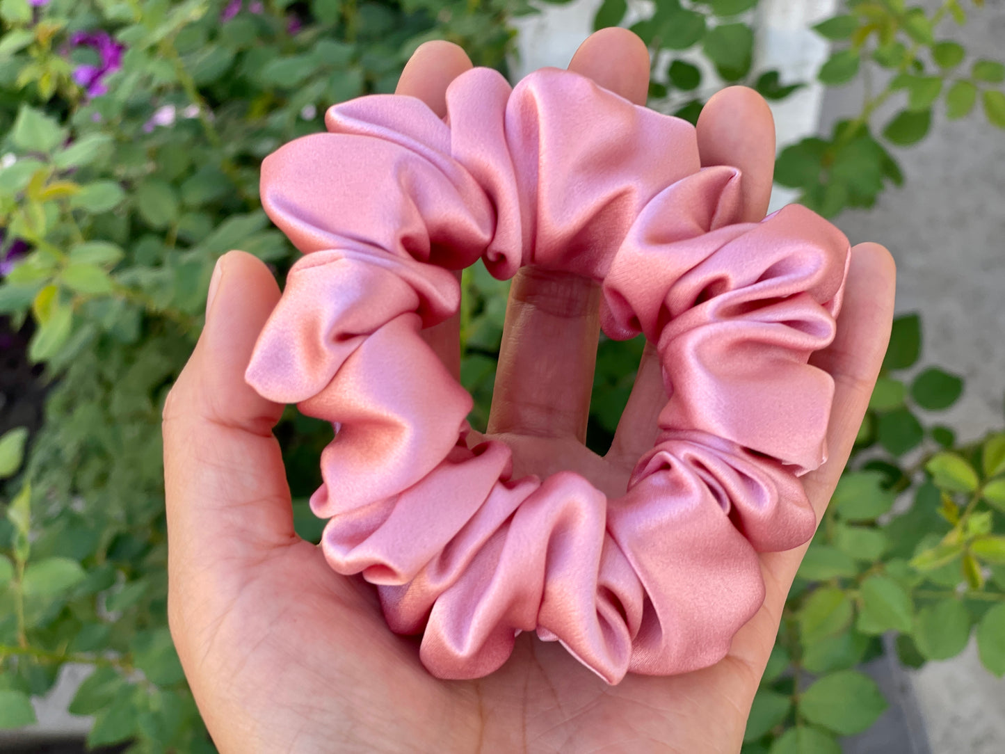 Rose Pink Hair Tie 30 Momme 6A Grade 100% Pure Mulberry Silk Satin Scrunchies Oversized Jumbo Regular Skinny Ultra Thin Mini Hair Scrunchy