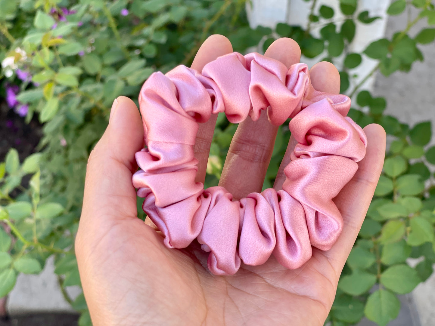 Rose Pink Hair Tie 30 Momme 6A Grade 100% Pure Mulberry Silk Satin Scrunchies Oversized Jumbo Regular Skinny Ultra Thin Mini Hair Scrunchy