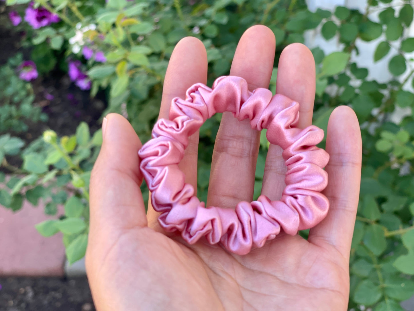 Rose Pink Hair Tie 30 Momme 6A Grade 100% Pure Mulberry Silk Satin Scrunchies Oversized Jumbo Regular Skinny Ultra Thin Mini Hair Scrunchy