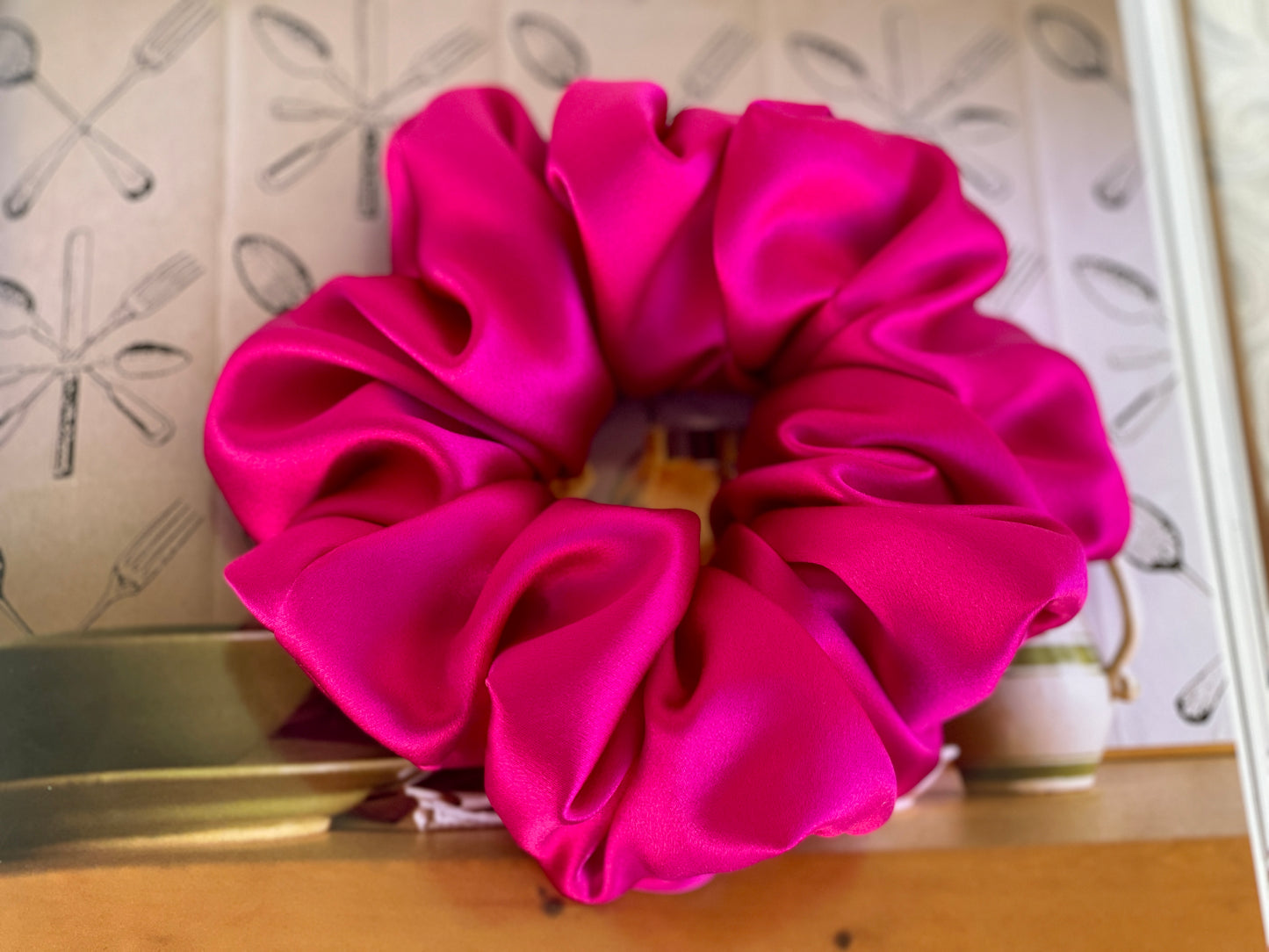 Pink Fushia Hair Tie 30 Momme 6A Grade 100% Pure Mulberry Silk Scrunchies Oversized Jumbo Regular Skinny Ultra Thin Mini Hair Scrunchy Gift