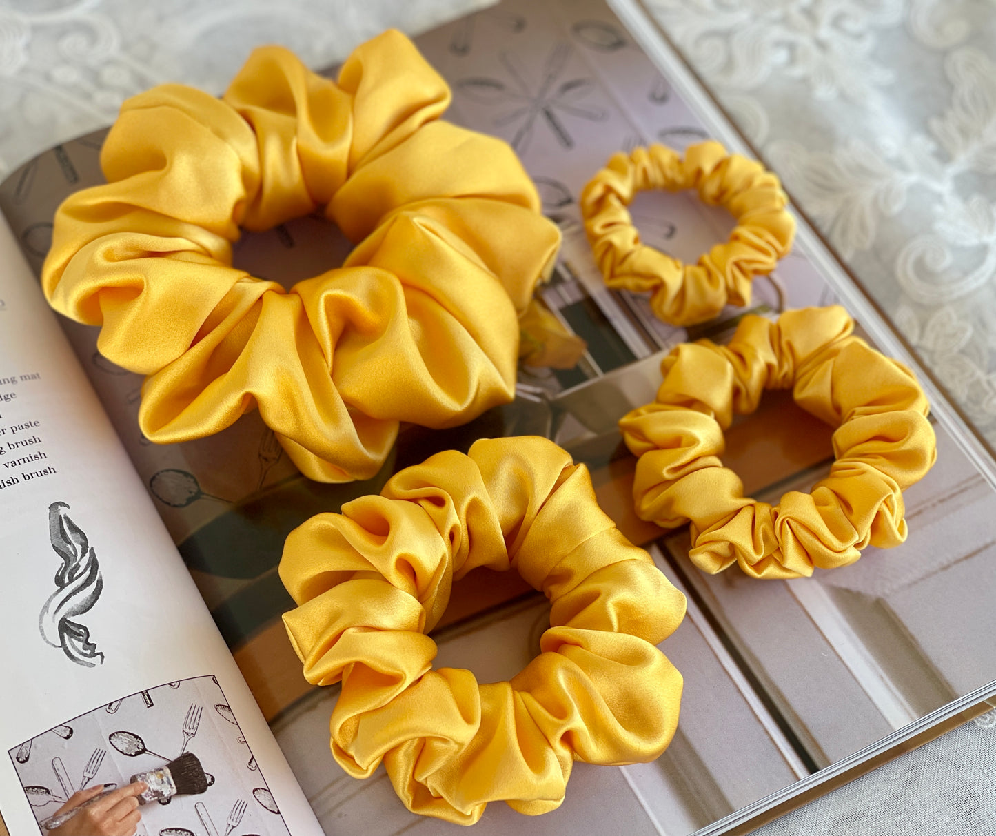 Yellow Gold 30 Momme 100% Pure Mulberry Silk Satin Scrunchies XL Giant Jumbo Regular Skinny Ultra Thin Mini Hair Tie Gift For Wedding