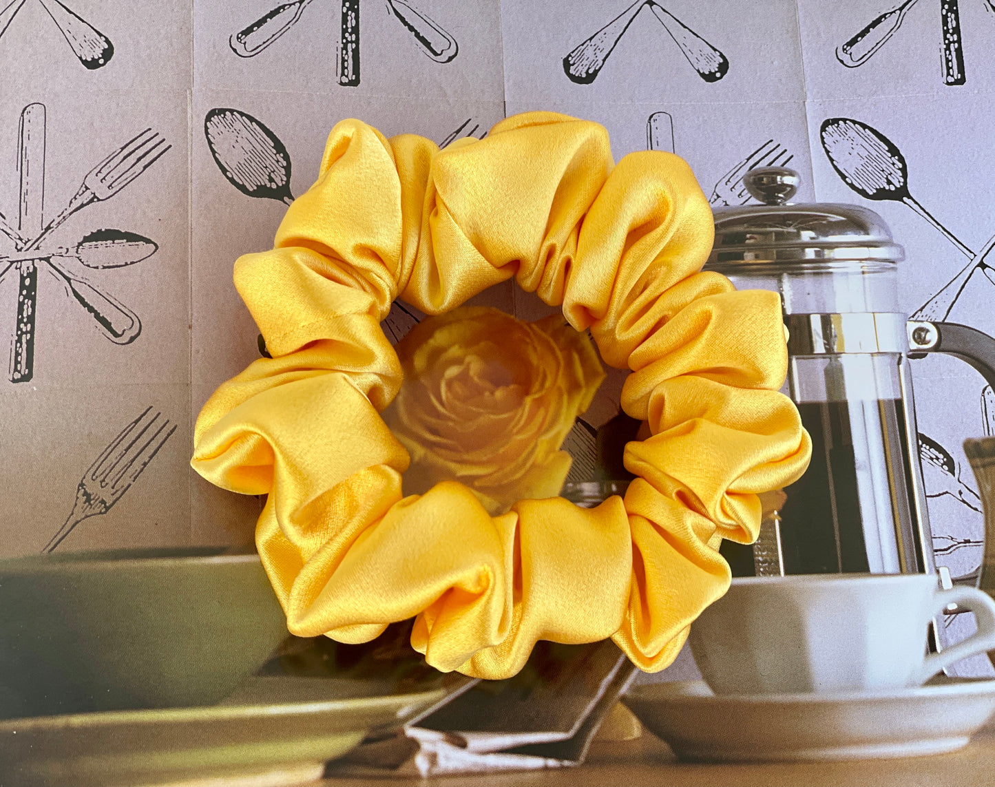 Yellow Gold 30 Momme 100% Pure Mulberry Silk Satin Scrunchies XL Giant Jumbo Regular Skinny Ultra Thin Mini Hair Tie Gift For Wedding