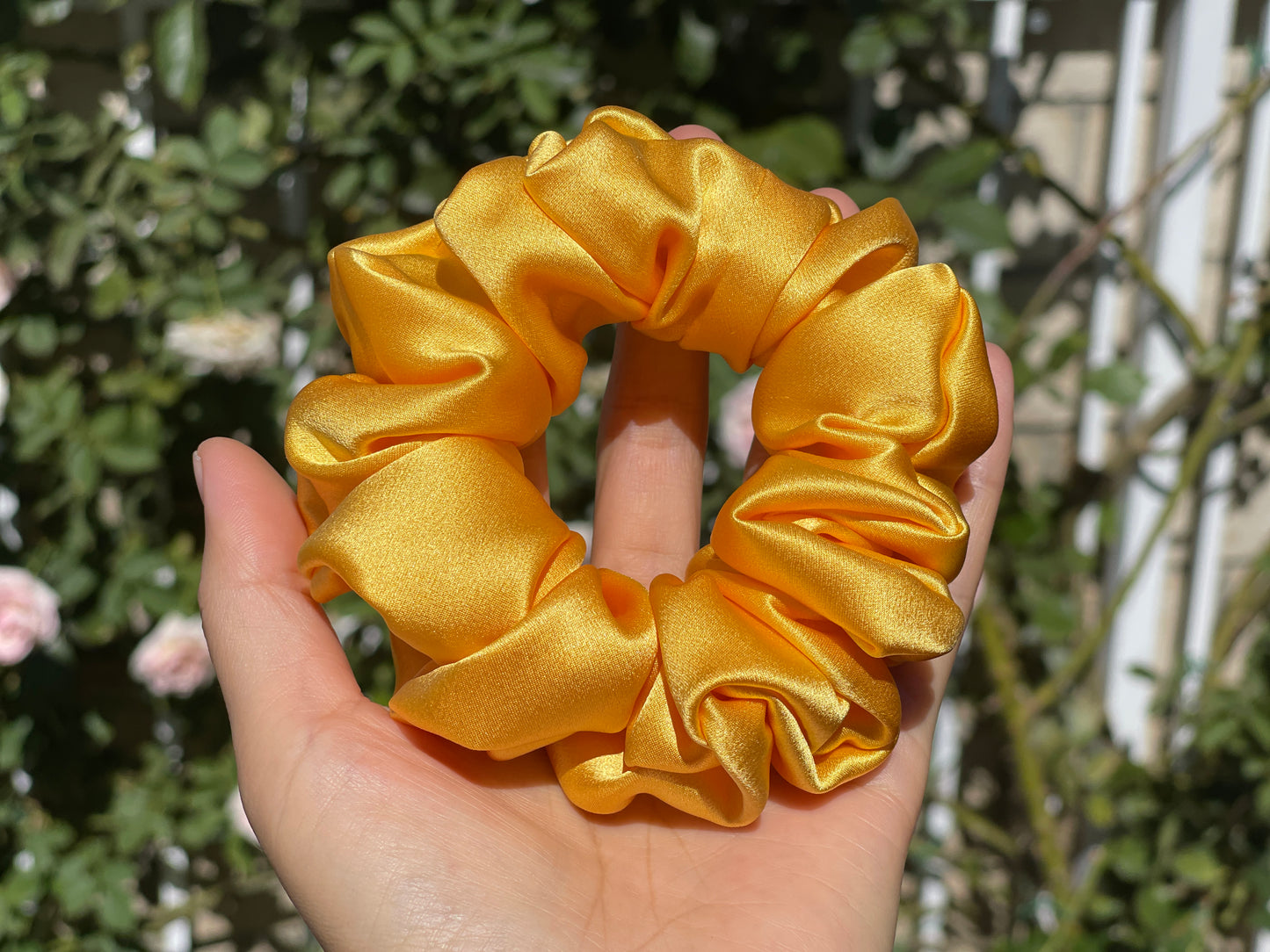 Yellow Gold 30 Momme 100% Pure Mulberry Silk Satin Scrunchies XL Giant Jumbo Regular Skinny Ultra Thin Mini Hair Tie Gift For Wedding