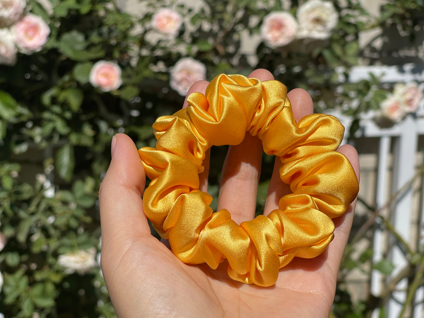 Yellow Gold 30 Momme 100% Pure Mulberry Silk Satin Scrunchies XL Giant Jumbo Regular Skinny Ultra Thin Mini Hair Tie Gift For Wedding