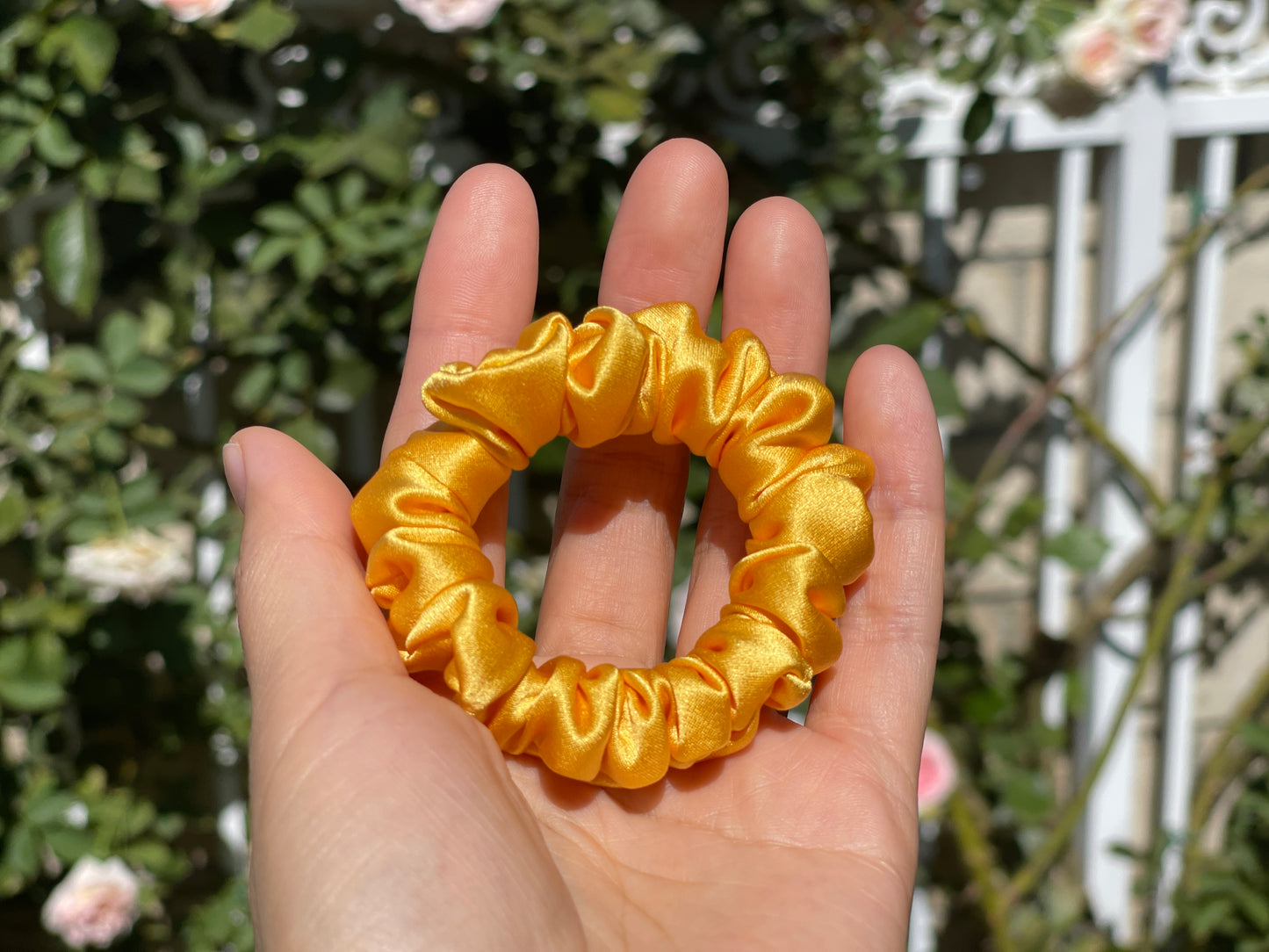 Yellow Gold 30 Momme 100% Pure Mulberry Silk Satin Scrunchies XL Giant Jumbo Regular Skinny Ultra Thin Mini Hair Tie Gift For Wedding