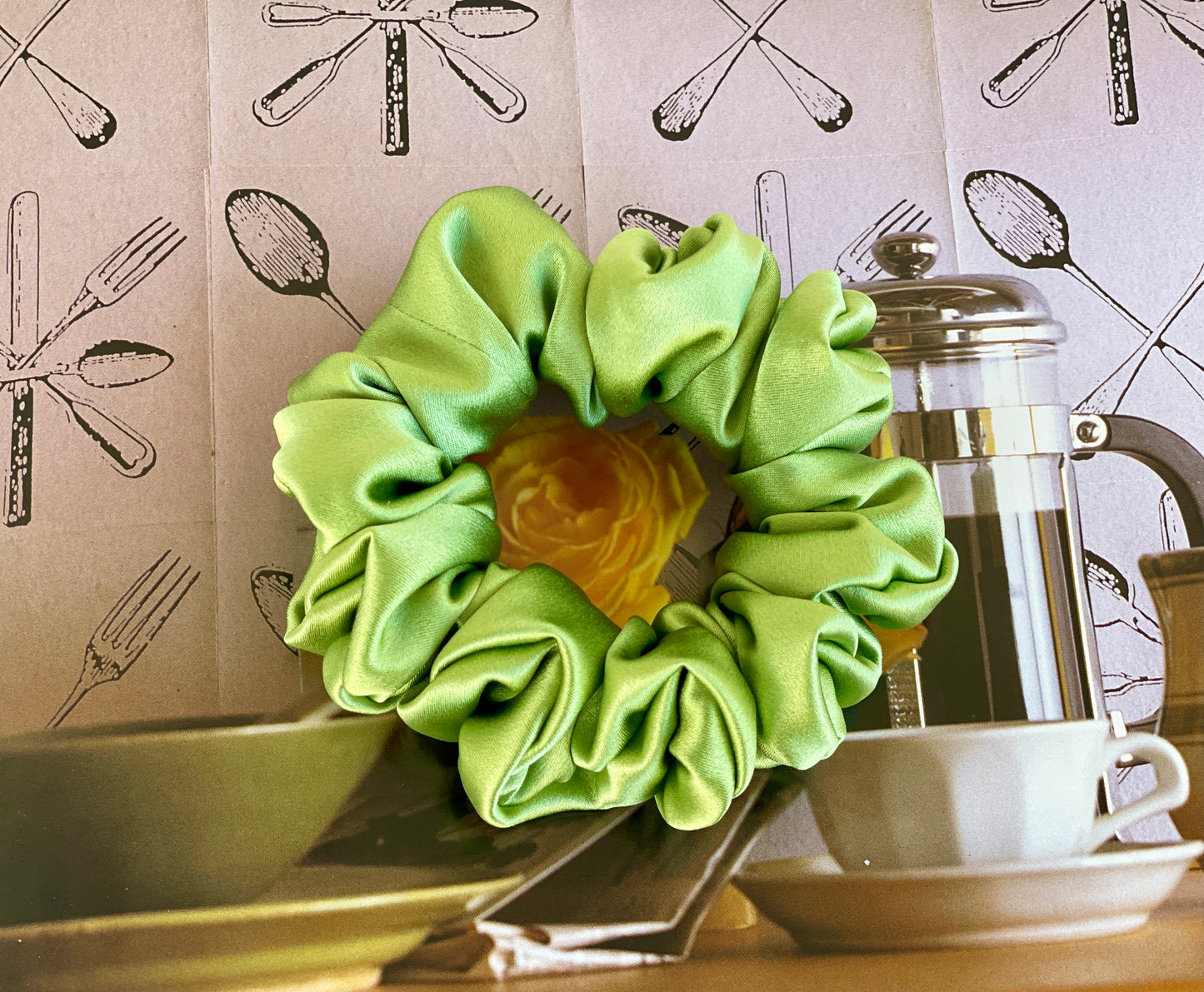 Moss Green 30 Momme 100% Pure Mulberry Silk Satin Scrunchies  XL Giant Jumbo Regular Skinny Ultra Thin Mini Hair Tie Gift For Wedding Gifts