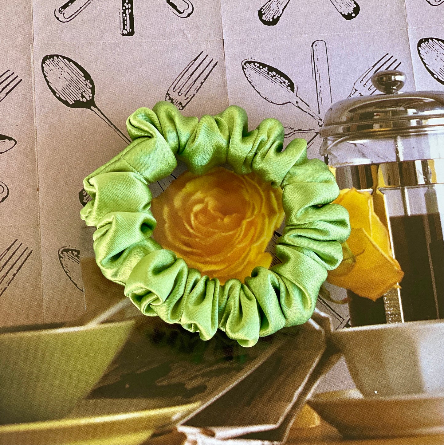 Moss Green 30 Momme 100% Pure Mulberry Silk Satin Scrunchies  XL Giant Jumbo Regular Skinny Ultra Thin Mini Hair Tie Gift For Wedding Gifts