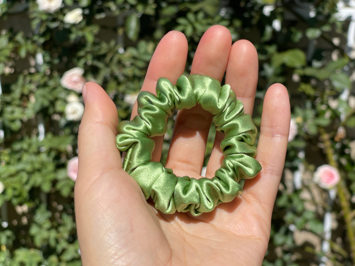 Moss Green 30 Momme 100% Pure Mulberry Silk Satin Scrunchies  XL Giant Jumbo Regular Skinny Ultra Thin Mini Hair Tie Gift For Wedding Gifts