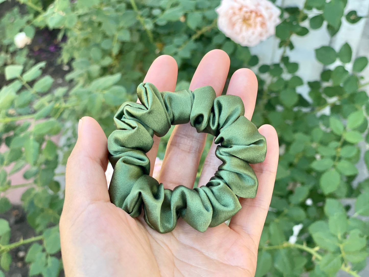Dark Olive Green 30 Momme 100% Pure Mulberry Silk Satin Scrunchies XL Giant Jumbo Regular Skinny Ultra Thin Mini Hair Tie Gift For Wedding