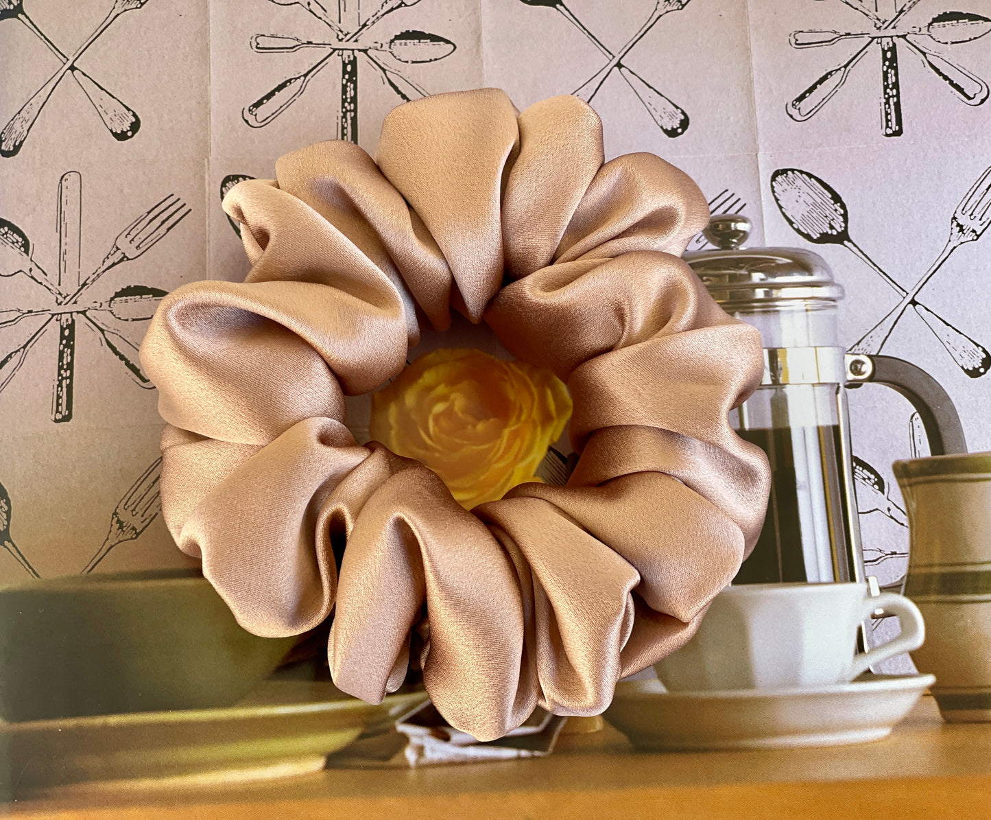 Latte 30 Momme 100% Pure Mulberry Silk Satin Scrunchies XL Giant Jumbo Regular Skinny Ultra Thin Mini Hair Scrunchies for bridesmaids