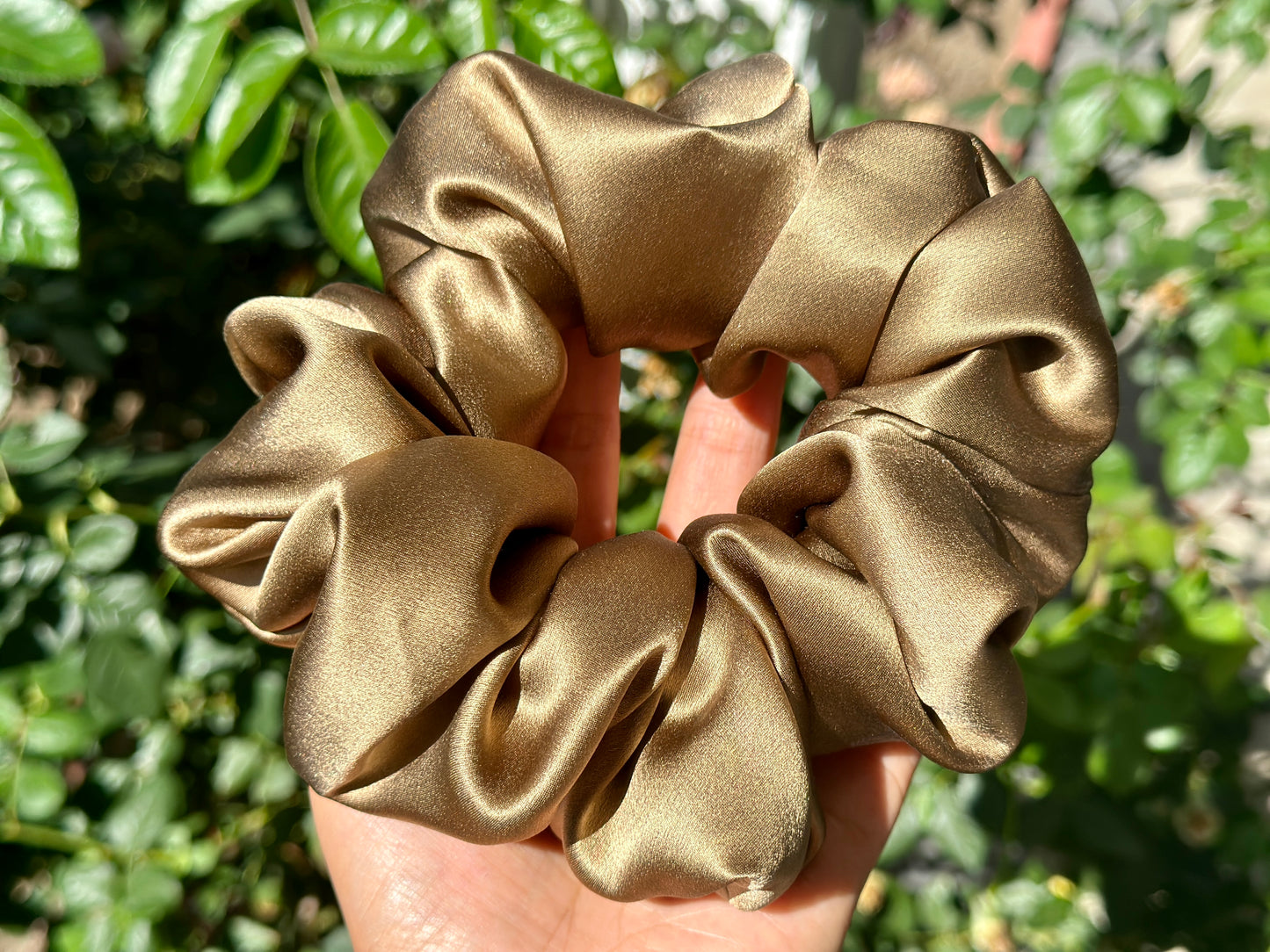 Camel Brown 30 Momme 100% Pure Mulberry Silk Satin Scrunchies Giant Jumbo Regular Skinny Ultra Thin Mini Hair Scrunchies for bridesmaids