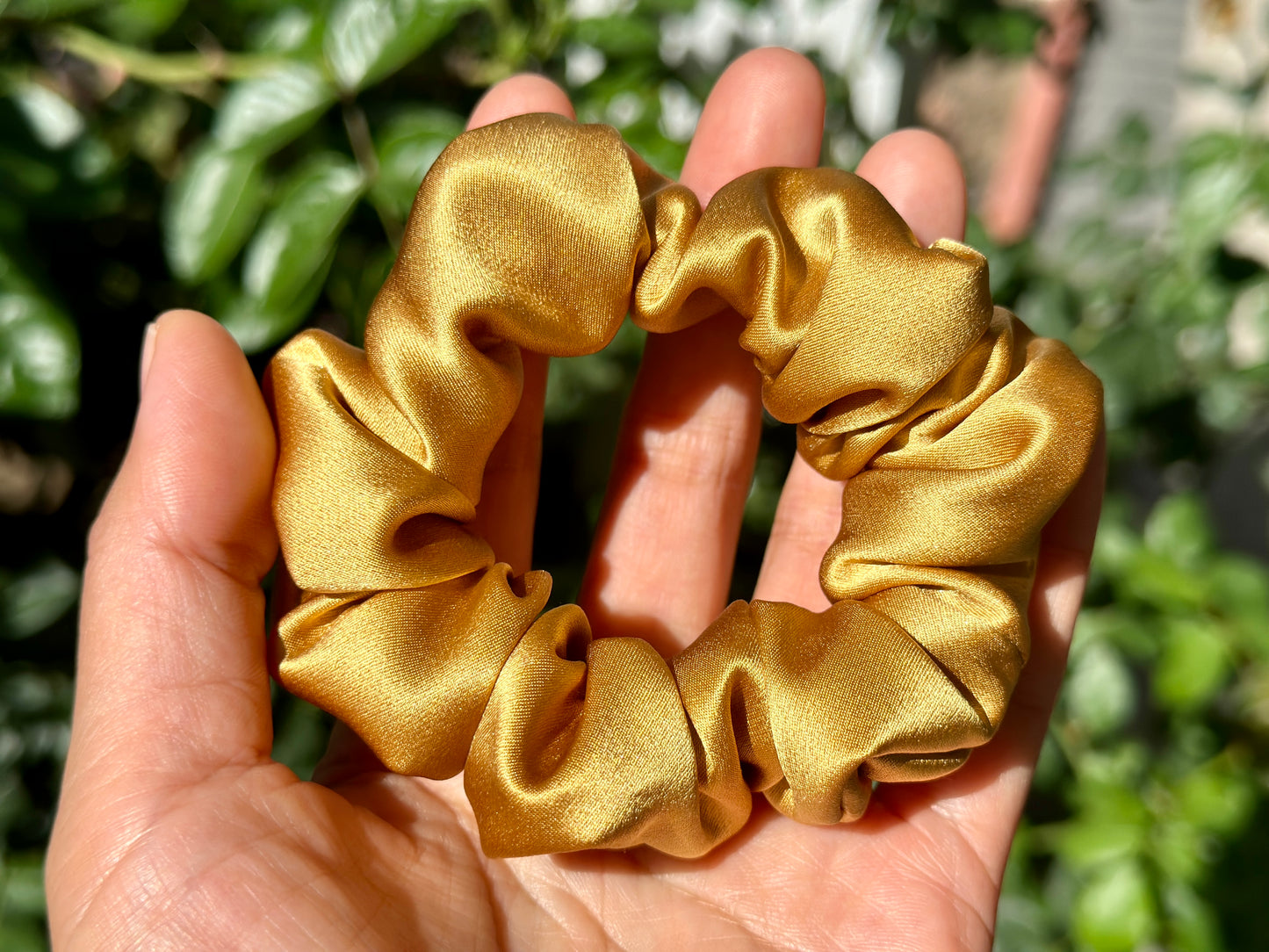 Ginger 30 Momme 100% Pure Mulberry Silk Satin Scrunchies Giant Jumbo Regular Skinny Ultra Thin Mini Hair Scrunchies for bridesmaids